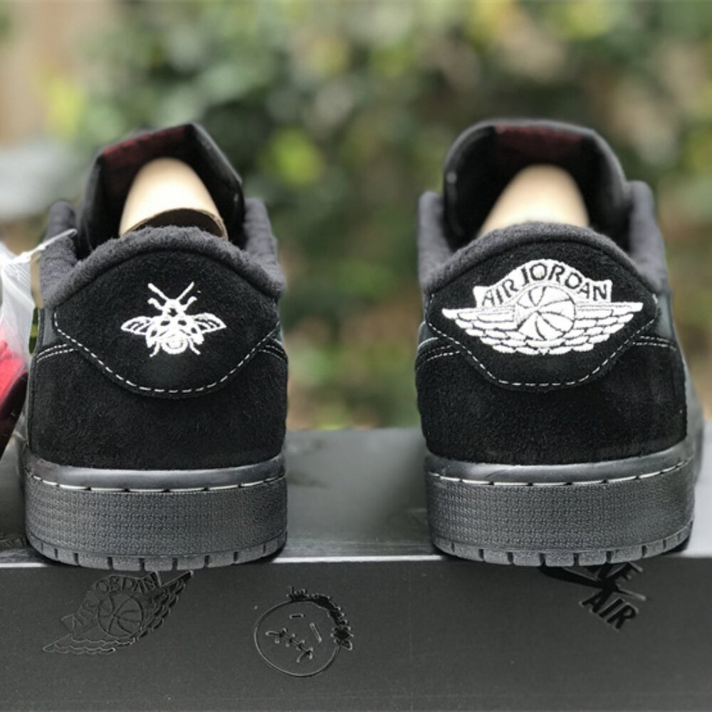 TRAVIS SCOTT PHANTOM BLACK - Picture 2 of 7